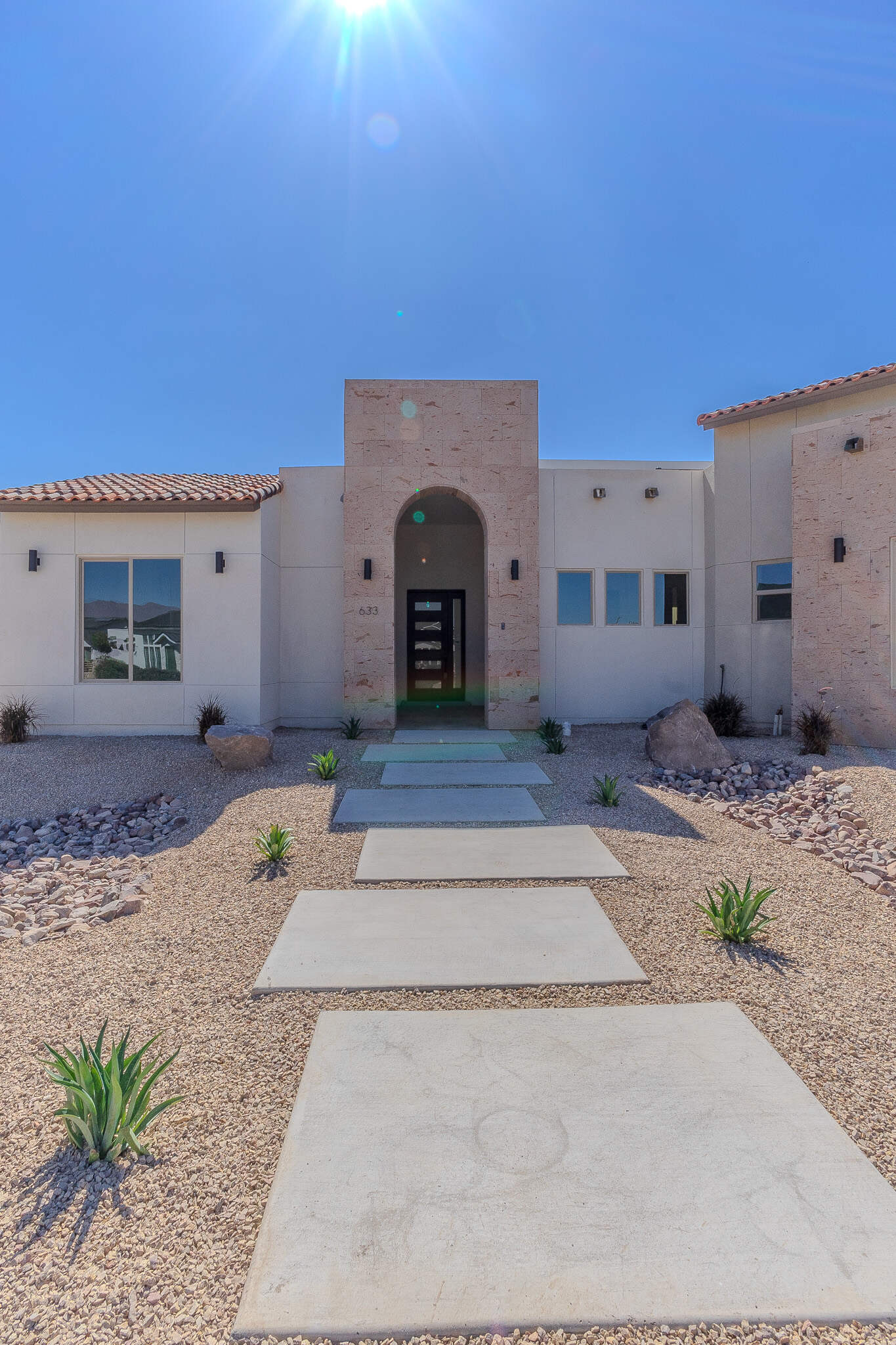 633 Bir Spanish contemporary entry