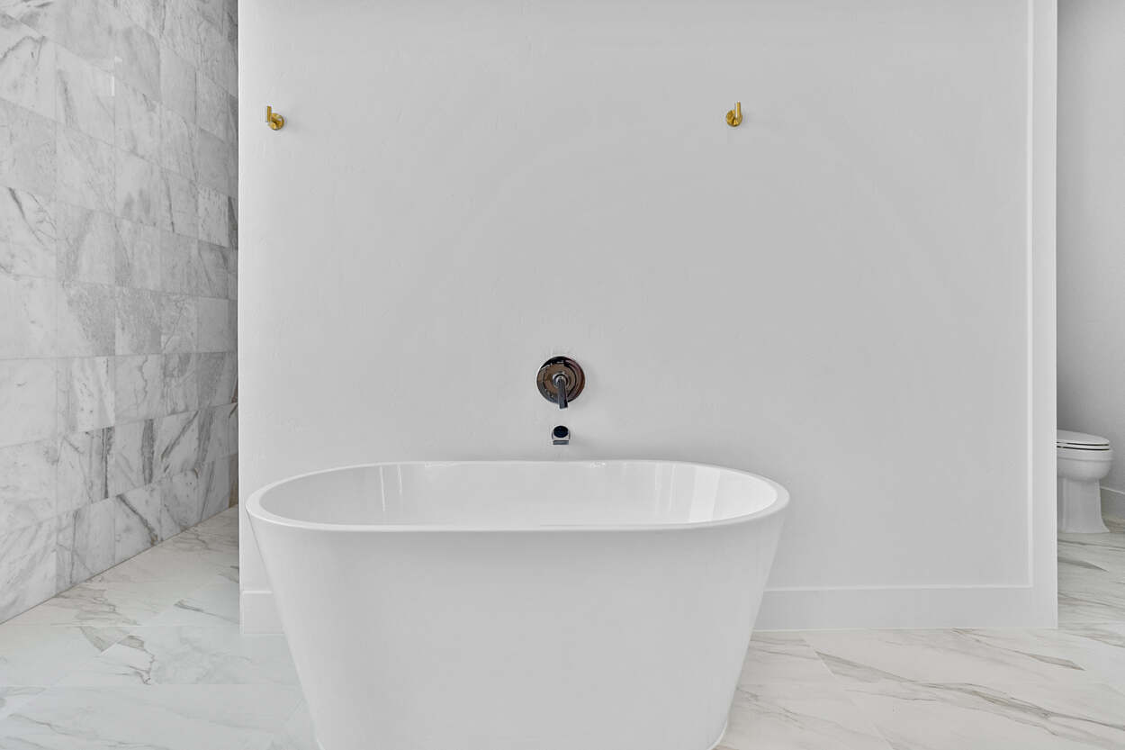 2812 Girl Scout freestanding tub