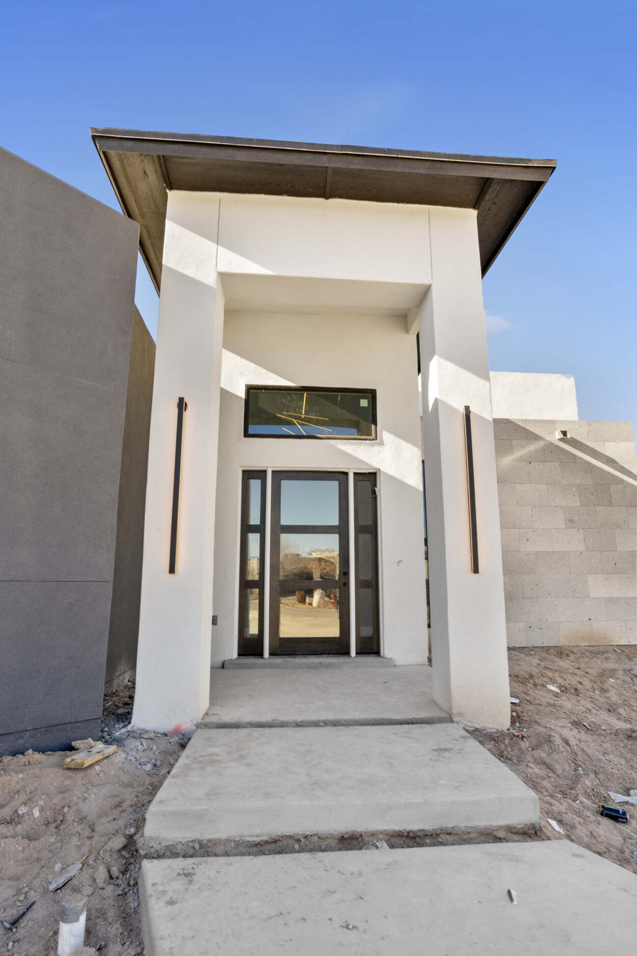 5833 Mara tall modern entry
